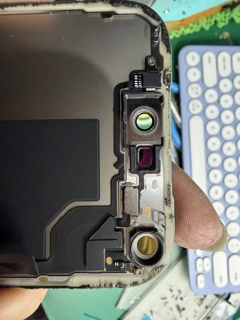 iphone 18 pro Face ID